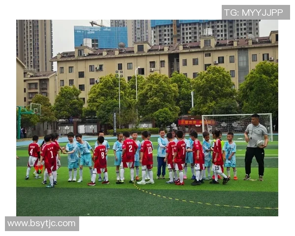 2010年足球真人秀带你领略足球背后的故事与激情瞬间 2010年足球真人秀带你领略足球背后的故事与激情瞬间